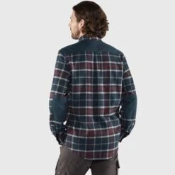 Fjallraven FJÄLLRÄVEN ÖVIK TWILL SHIRT M DARK NAVY-DARK GARNET 23 -Fjallraven 9 95220 ovik twill shirt m dark navy dark garnet 84133 555 356 04