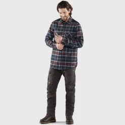 Fjallraven FJÄLLRÄVEN ÖVIK TWILL SHIRT M DARK NAVY-DARK GARNET 23 -Fjallraven 9 95220 ovik twill shirt m dark navy dark garnet 84133 555 356 05